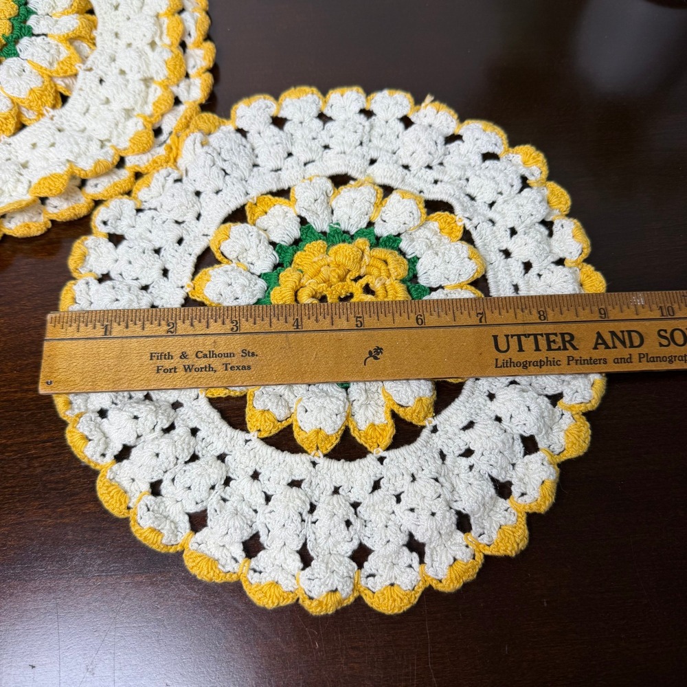 Vintage Handmade Crochet‎ Sunflower Doily Set White Yellow Green Floral 2 Piece - Picture 6 of 6